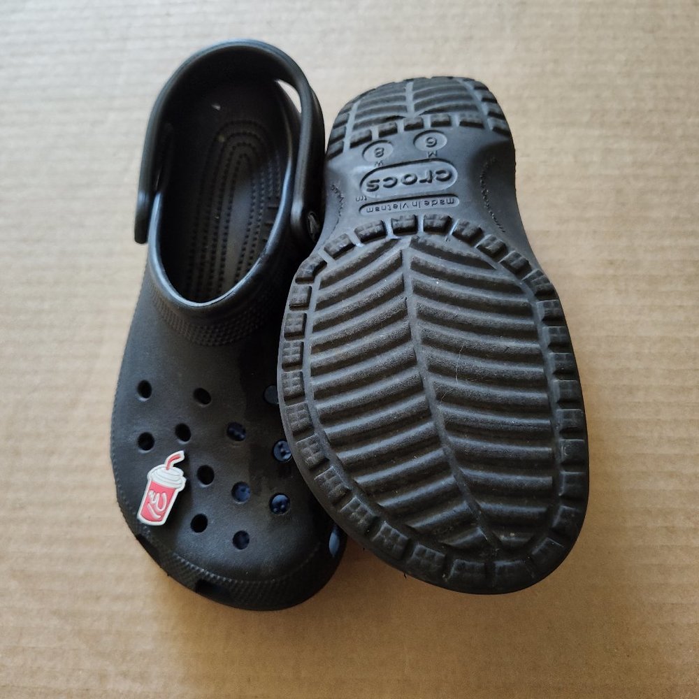 Black Crocs
